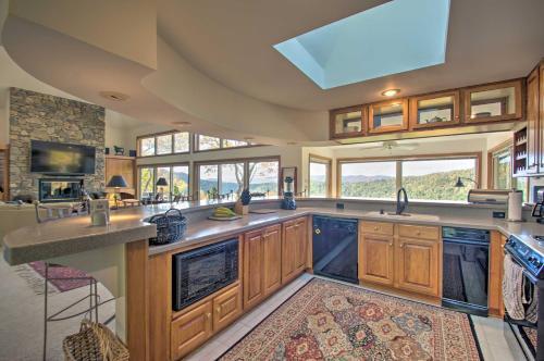 Wintergreen Resort Retreat Ski, Hike, Golf!