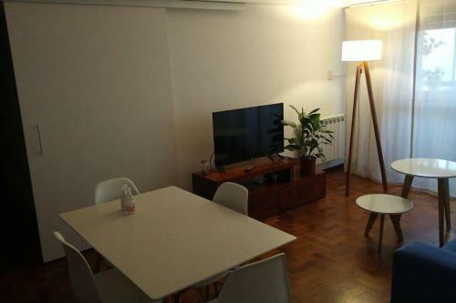 Apartamento Hermoso Dpto Centrico, A 5 Cuadras De Av. Alem