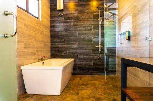 Hotel Av Suites