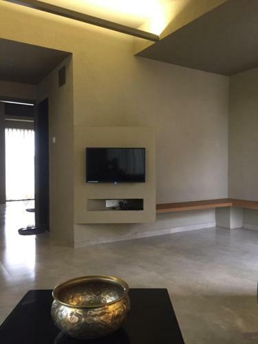 Manas Villa