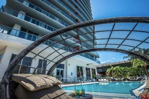 Luxurious Brand New Apartment Hallandale Beach