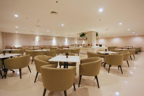 Hotel Grand Whiz Megamas Manado