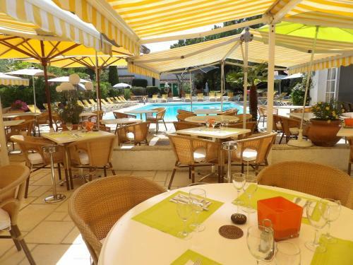 Hotel H�tel Les Gollandi�res