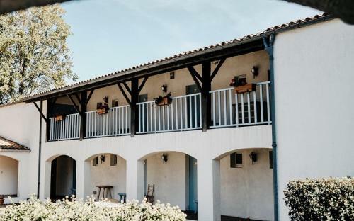 Hotel H�tel Les Gollandi�res
