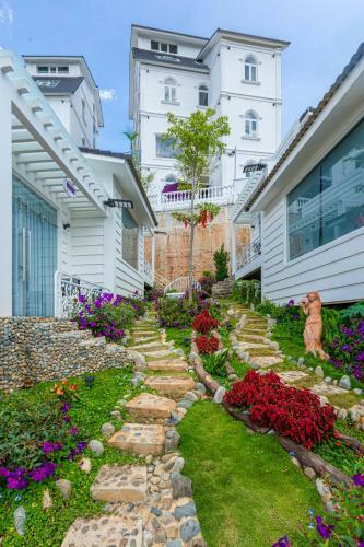 Shin Village Hotel