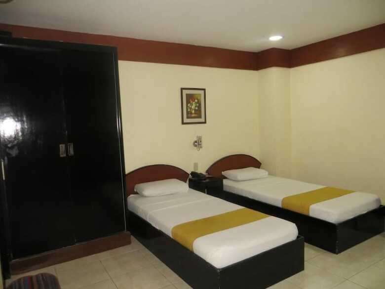 Hotel Paragon Suites