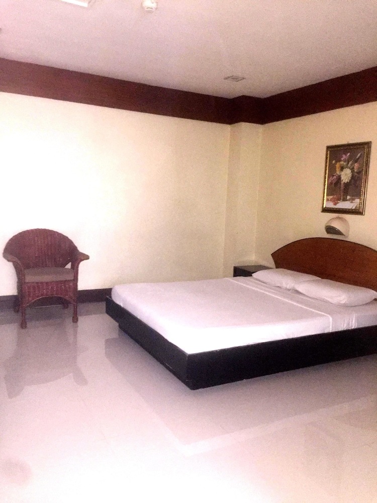 Hotel Paragon Suites