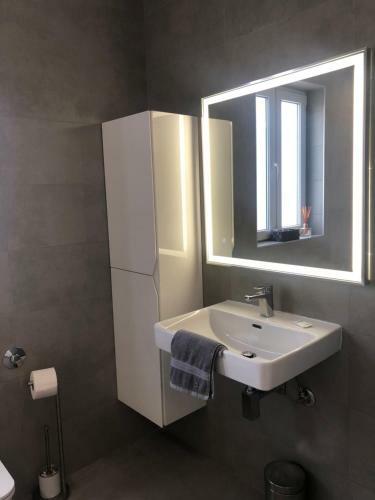 Sea View Apartment Overlooking Spinola Bay