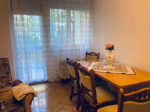 Eszkim�ka Apartman Debrecen