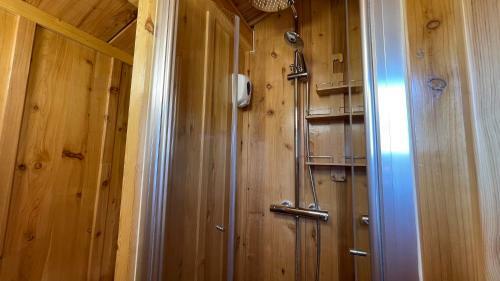 Suspended Wooden House - Monte Da Corti�a