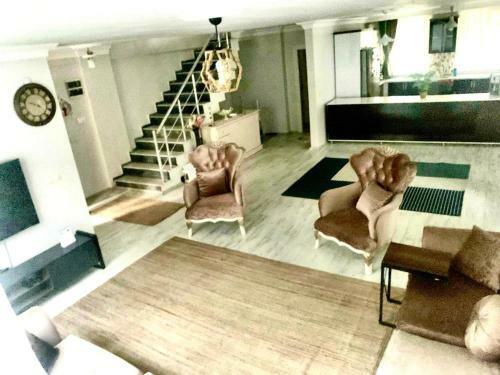 5mins From Airport. Luxury Villa In The Forest