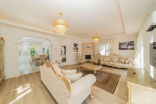 Superb Villa With Pool Hamam And Sauna In Antalya