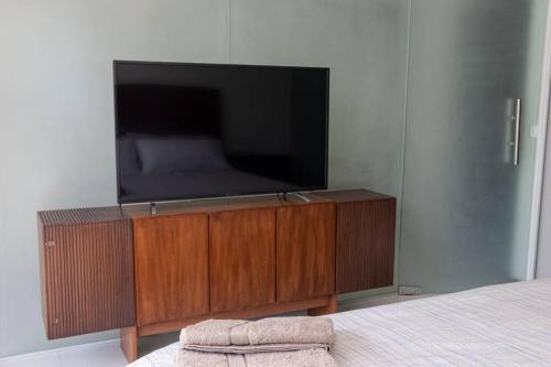 Luxurious Stay At Modern Apartment (equipetrol)
