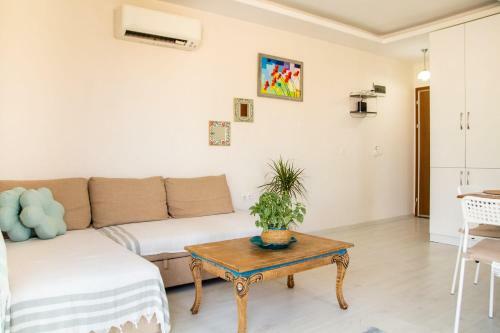 Villa Charming House Close To Beach In Cesme