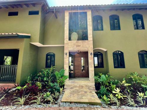Villa Casa Sirena At Parrot Tree Plantation