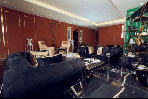 Luxurious Superior Apartment One Bedroom Space Available