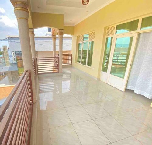 Gacuriro Spacious Luxurious Villa With Pool With 6 Bedrooms