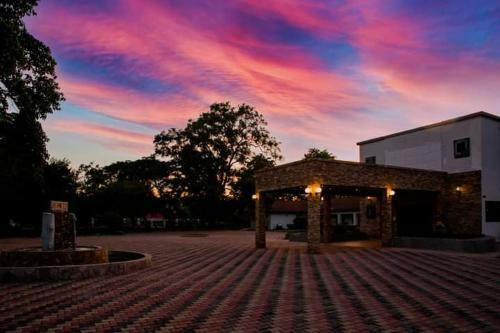 Hotel Zambezi Junction Lodge