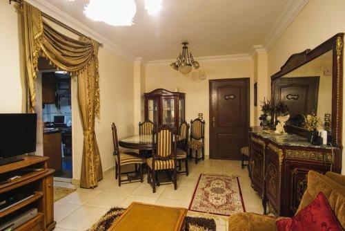 #1. Cozy 3-bed Apartment, Garden, Super Location
