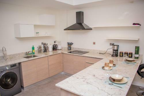 Deluxe Private Apartments, Jamella Residences