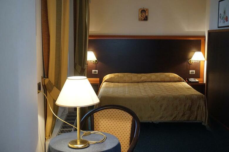 Smooth Hotel Rome West