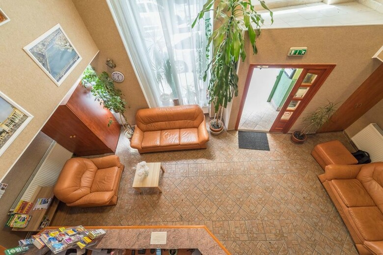 Central Green Hotel