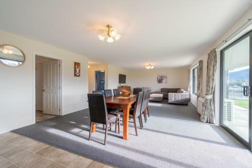 Acheron Homestead - Te Anau Holiday Home