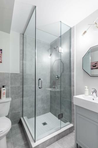 1br - Boutique Apartment With Netflix- Prime Location
