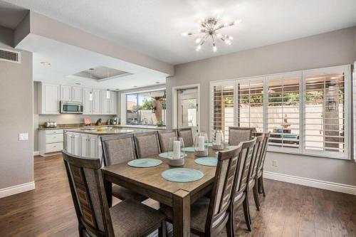 Scottsdale Luxury - Pool, Bbq, Smoker, And Pool Table