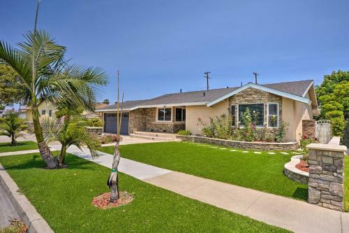 Quiet Anaheim Home With Pool, 5 Mi To Disney!