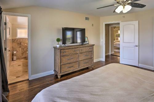 Quiet Anaheim Home With Pool, 5 Mi To Disney!
