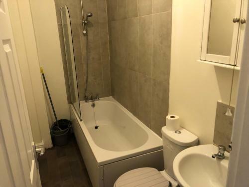 4-bedroom House Close To Barnsley Centre