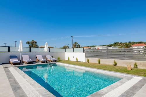 Eagle's Nest - Adjoining Villas!