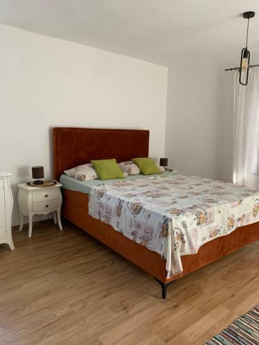 Cozy Apartment In Center + Free Parking