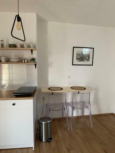 Cozy Apartment In Center + Free Parking
