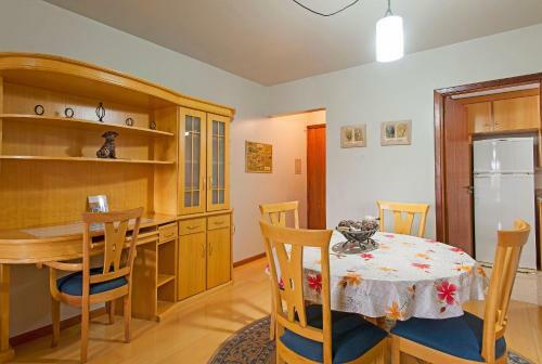 Apartamento Completo No Centro De Canela - Para 6 Pessoas