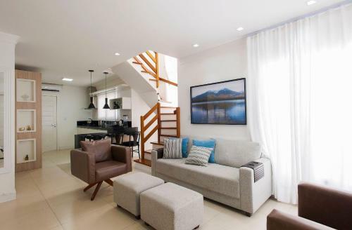 3 Quartos Em Canela - Decorado E Equipado Em Bairro Tranquilo