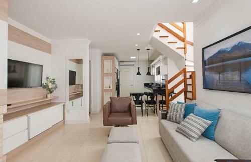 3 Quartos Em Canela - Decorado E Equipado Em Bairro Tranquilo