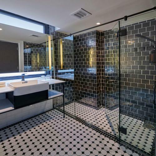 J-hotel By Dorsett