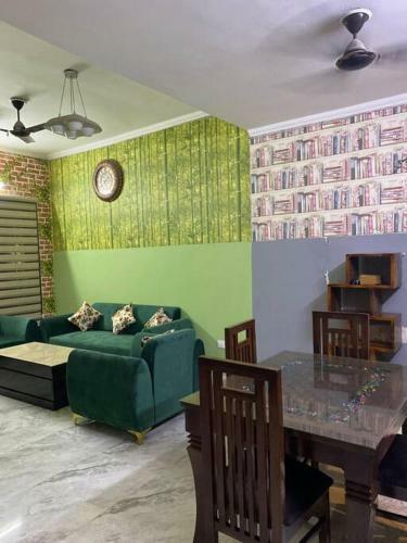 Entire Villa With Private Parking & Private Garden