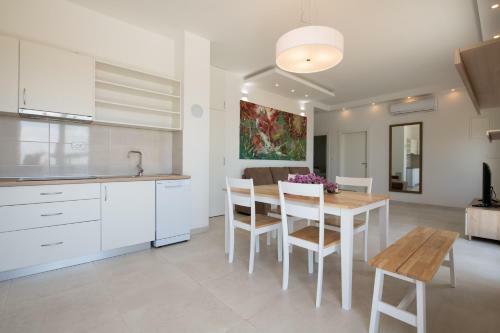 Villa Kruno, With The Pool And Spectacular View