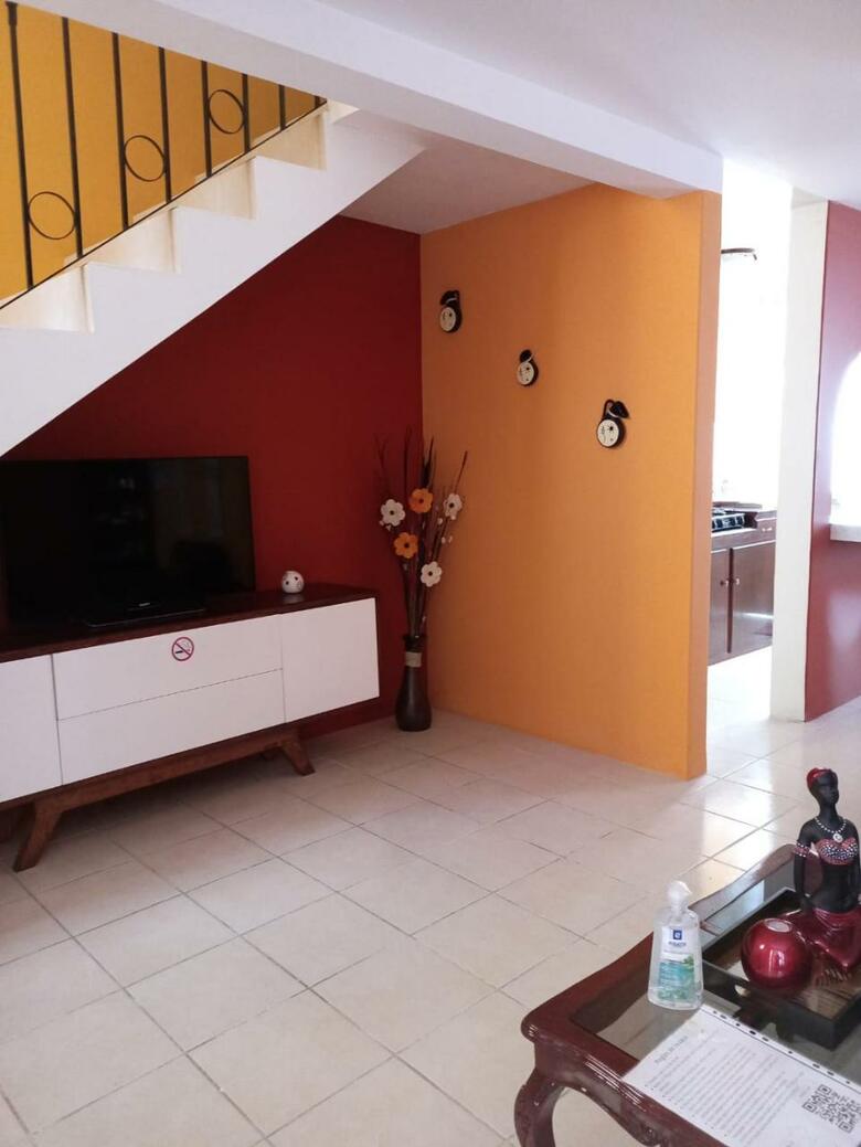 Casa Amplia A 5 Min Del Centro En Zona Cerrada