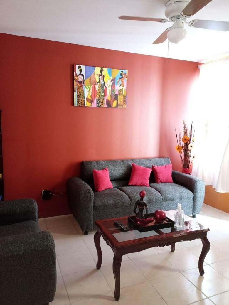 Casa Amplia A 5 Min Del Centro En Zona Cerrada