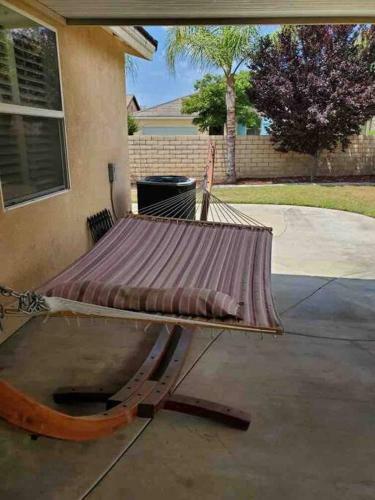 Cheerful 4-bedroom Home In Gated Community