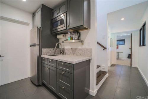 Luxury 5-bd W/ Great Views Near Downtown & Campus