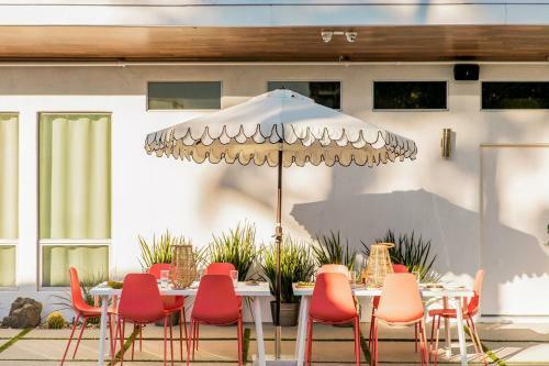Hotel Suite 1 By Avantstay Retro & Spacious Studio W Kitchenette Ada Accessible