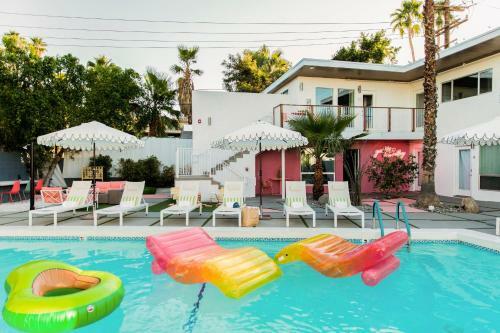 Hotel Suite 1 By Avantstay Retro & Spacious Studio W Kitchenette Ada Accessible