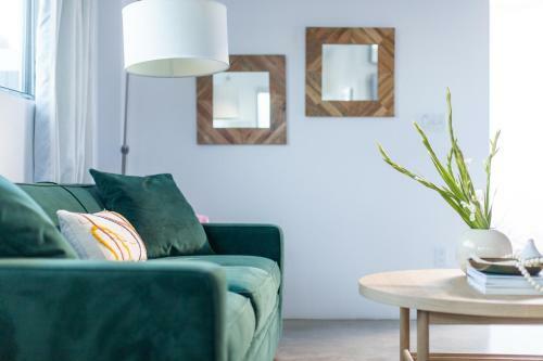 Hotel Suite 1 By Avantstay Retro & Spacious Studio W Kitchenette Ada Accessible