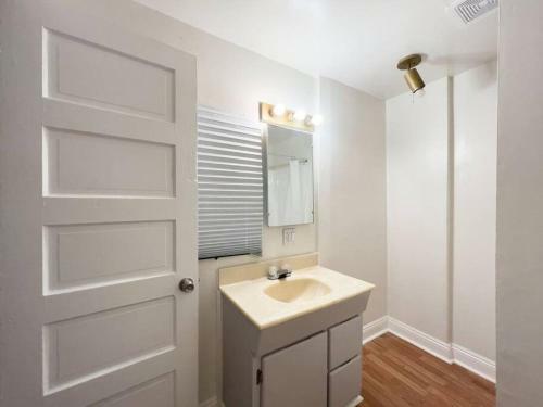 5 Bedroom Koreatown Charmer Near Dtla