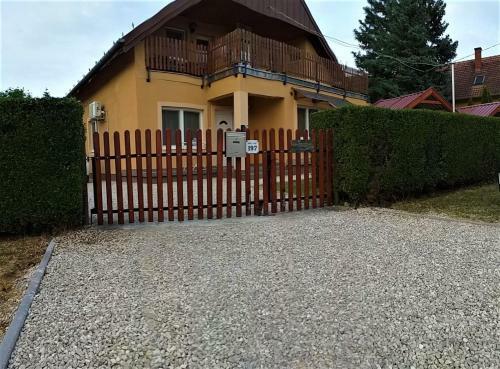 Hostal Balassa Csal�di Apartman
